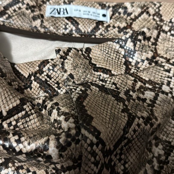 Zara EUC Snake Reptile Print Faux Leather Pants Size M Bloggers Fav High Waist - Picture 6 of 9